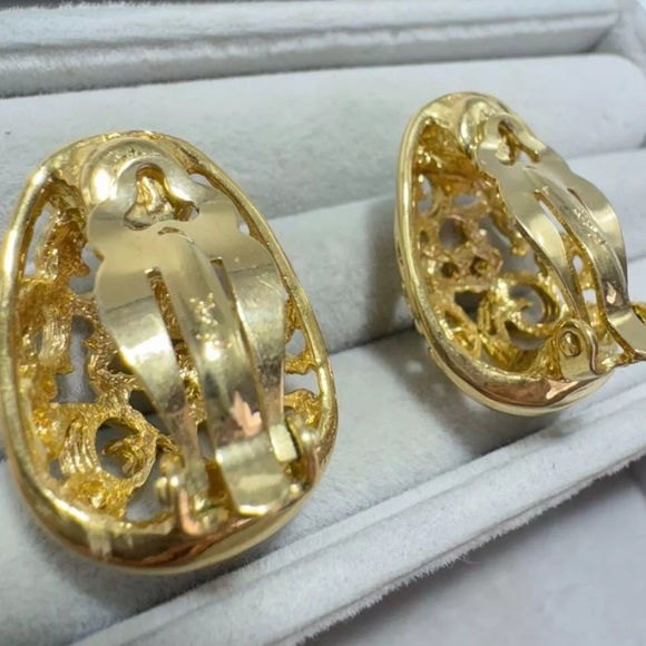 Yves Saint Laurent Vintage Gold Clip-on Earrings - Picture 7 of 14
